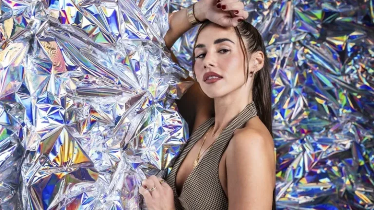 Vídeň rozpálí německá zpěvačka Sarah Engels s písní Fire